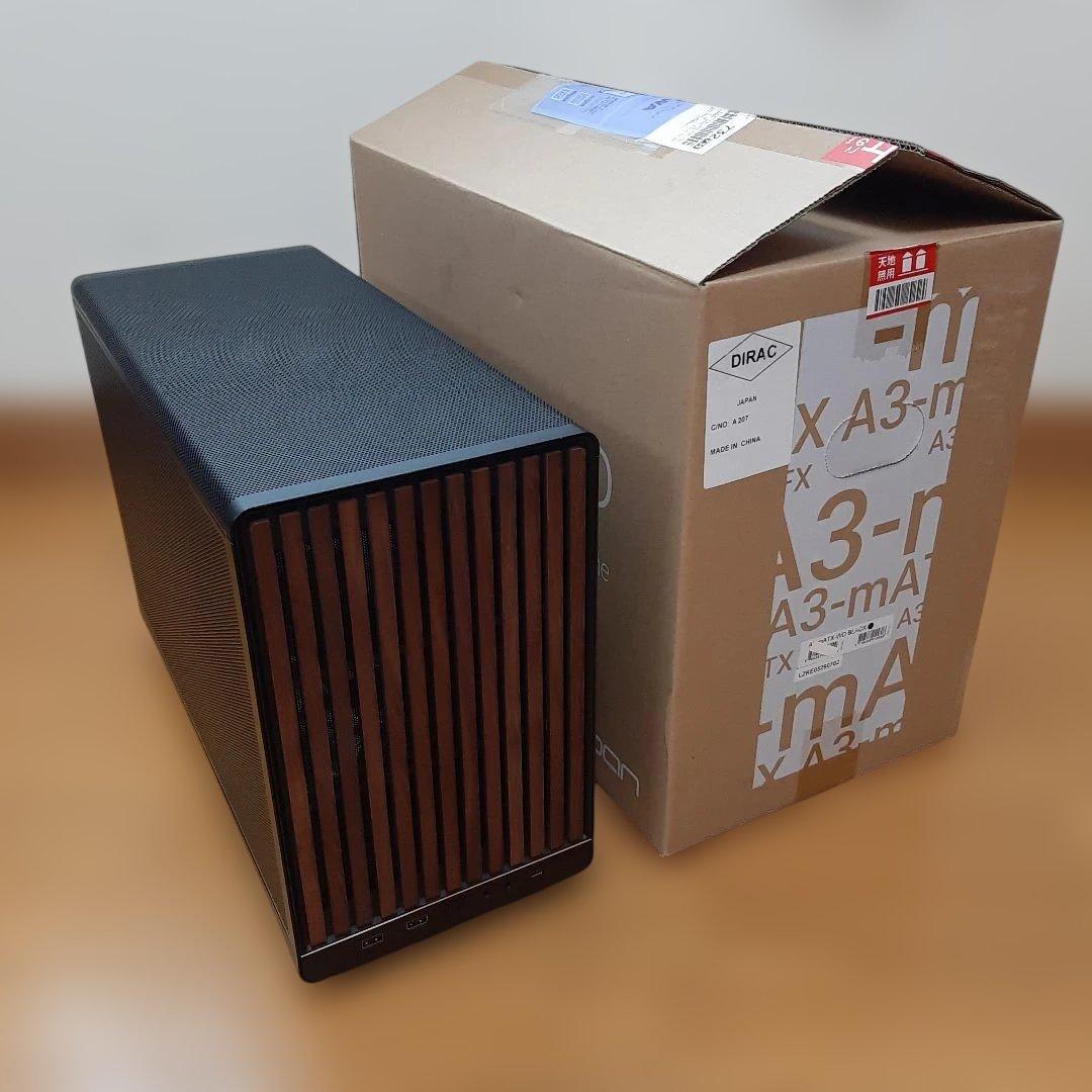 LIAN-LI A3-mATX-WD PCケース A3-mATX - LIAN LI は PC ケースの大手プロバイダーです