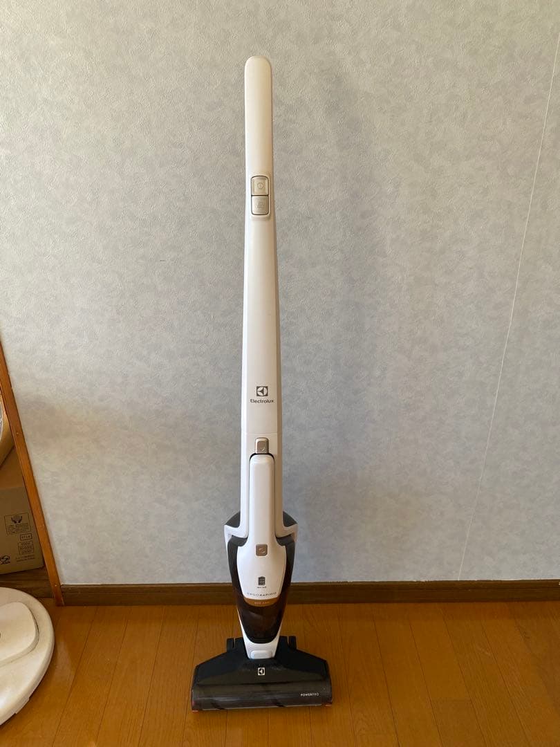 エレクトロラックス コードレス掃除機 サテンホワイト ZB3425BL 71U-uMuiRHL._AC_UF350,