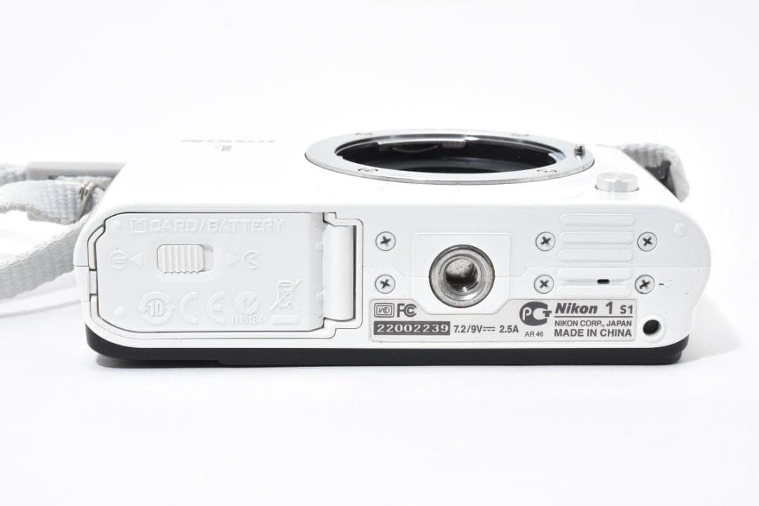 Nikon ニコン 1 S1 ホワイト ボディ ミラーレス一眼カメラ - メルカリ