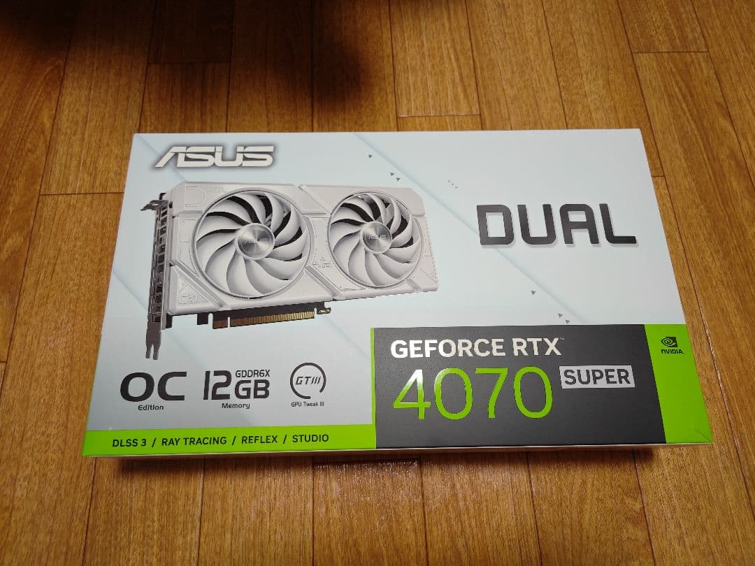 グラフィックボード・グラボ・ビデオカード ASUS DUAL RTX4070 Super White ASUS Dual GeForce RTX™ 4070 SUPER White OC Edition 12GB GDDR6X