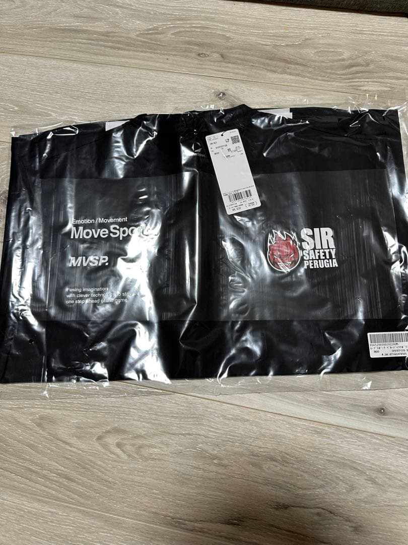 石川祐希 デサント×ペルージャ プラクティスシャツ - メルカリ