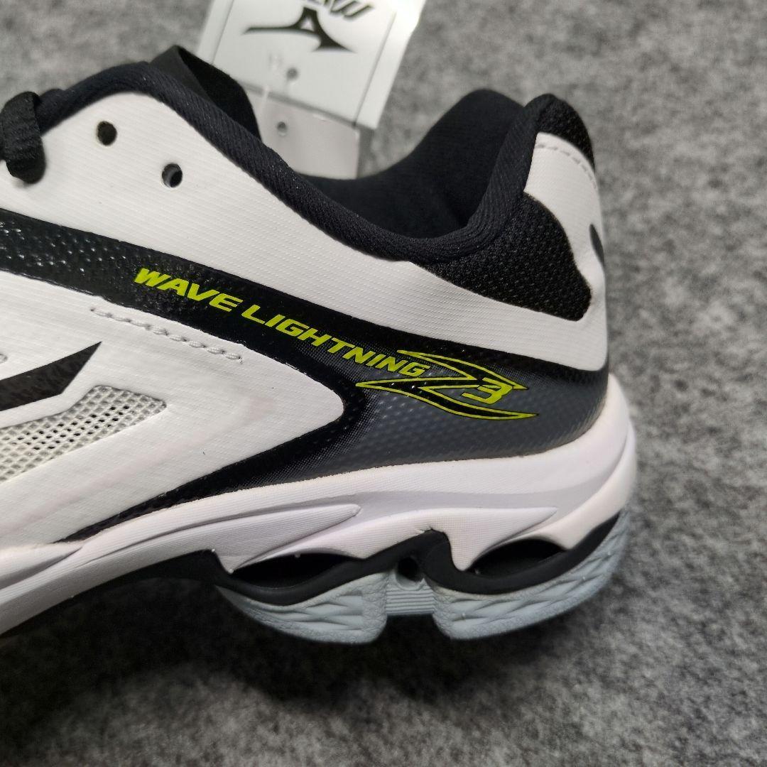 ウェーブライトニングZ3 23.0cm