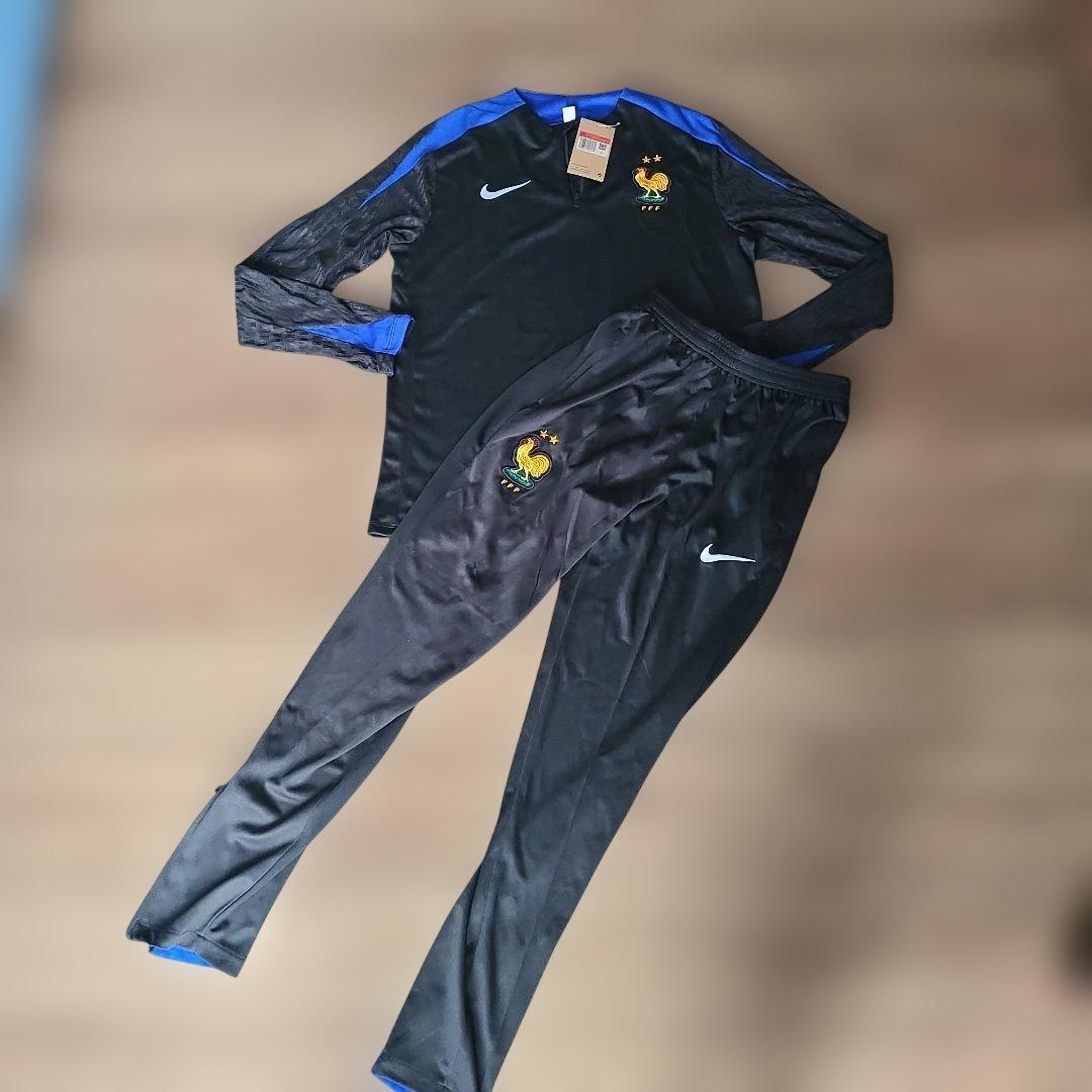 新品未使用タグ付フランス代表トレーニングセットアップ上下ナイキ