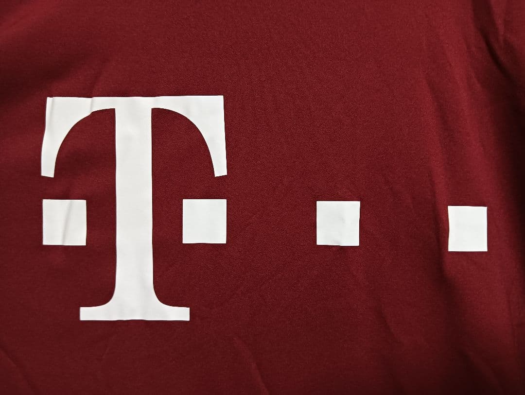 バイエルン・ミュンヘン 21/22 フルスポトレーニングトップ 紙タグ付き