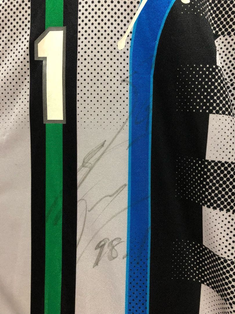 人気 川口能活 CMで実際に着用 サイン入り