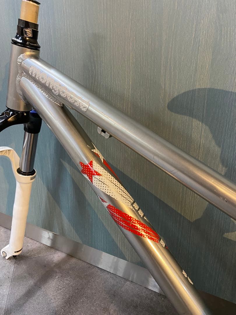 マングース ダートジャンプ フレームのみ フォークはありません - メルカリ