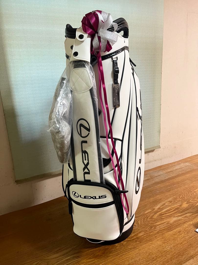 新品・未使用】Lexus キャディバッグ ホワイト アイアンカバー付き