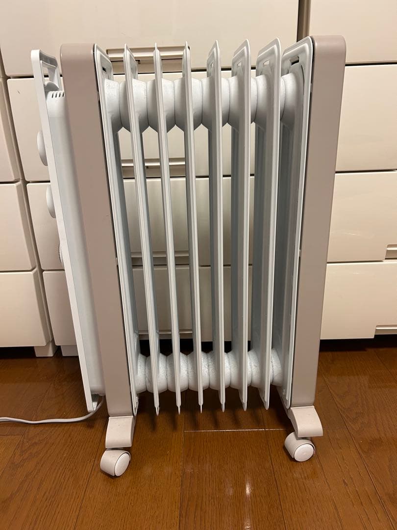 DeLonghi Vernicci 2400 オイルヒーター De'Longhi De'Longhi ヴェルティカルド オイルヒーター / デロンギ