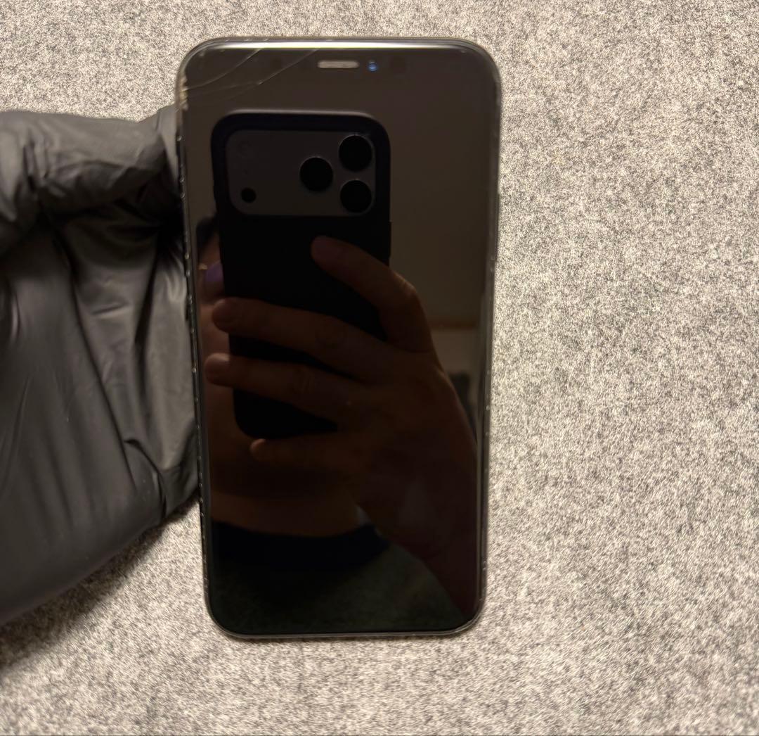 iPhone XR ブラック 128GB 本体 - メルカリ