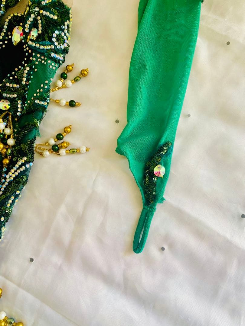 Eman zaki ワンピース 衣装 グリーン