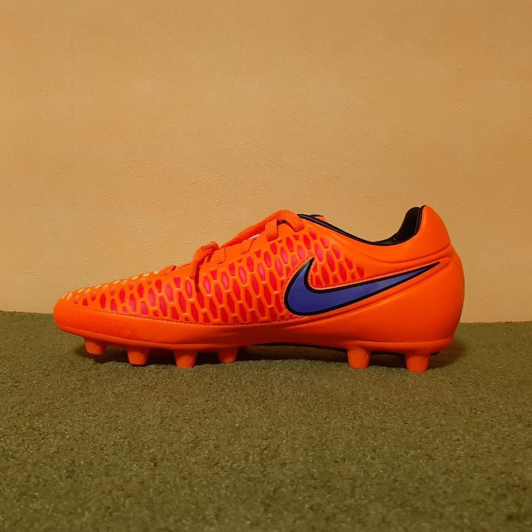 新品 未使用 サッカースパイク ナイキ マジスタ 廃盤 レア HG 27.0cm