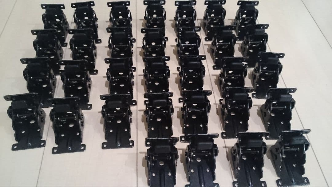 新品★折りたたみ脚　折脚金具１００個セット ＤＩＹ 座卓等 折れ脚金具 折れ脚 金具 折れ足金具 折れ足 DIY 折りたたみ脚 テーブル 修理
