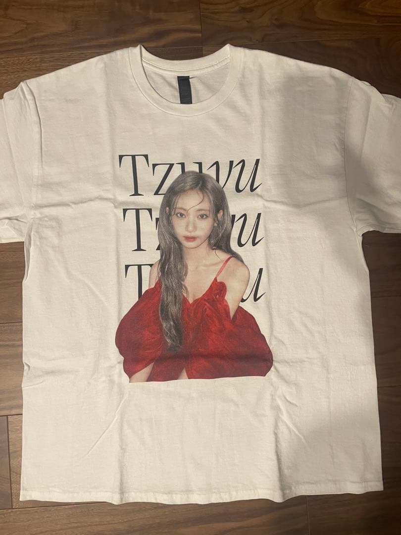 twice ツウィ サノク Tシャツ - メルカリ