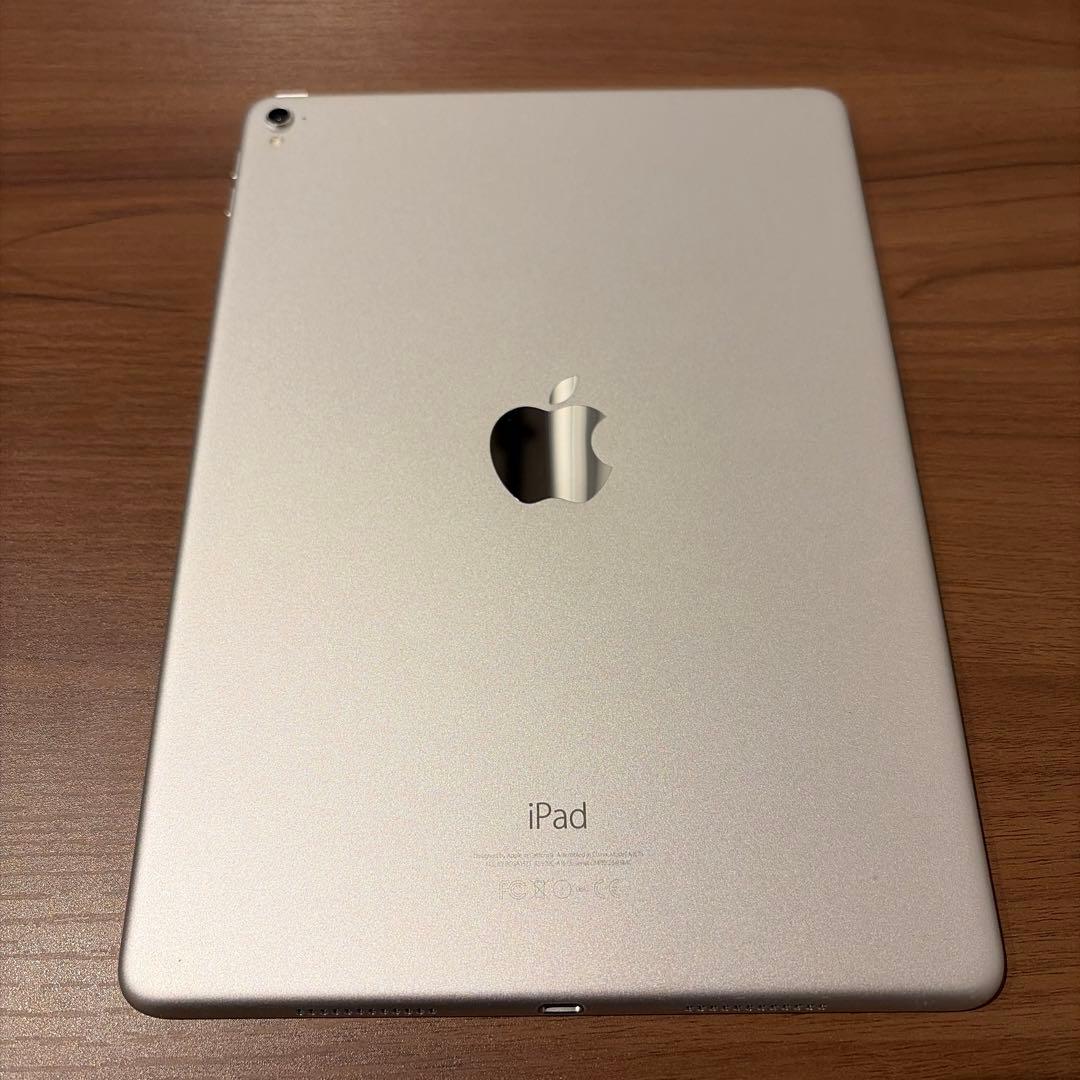 シルバー iPad 本体 9.7インチ 128GB ブラック カバー付き Apple