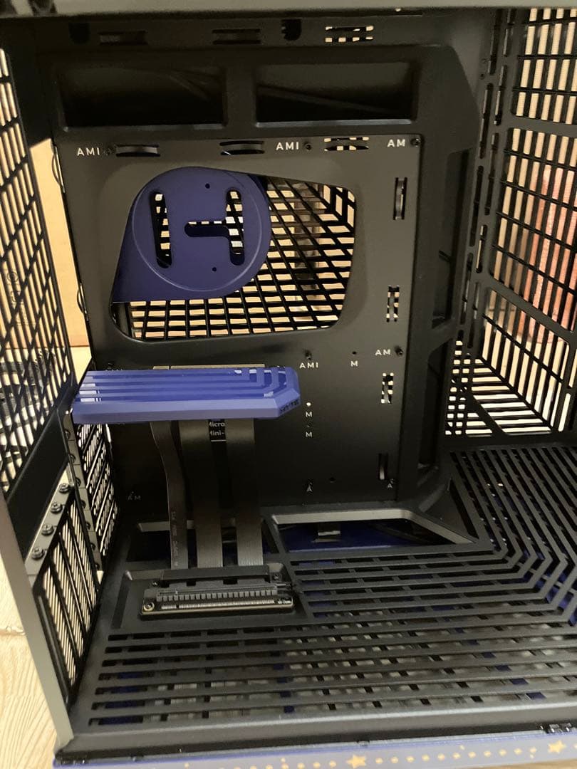 初回限定タペストリー付き 星街すいせいコラボpcケースhyte y70 即日発送