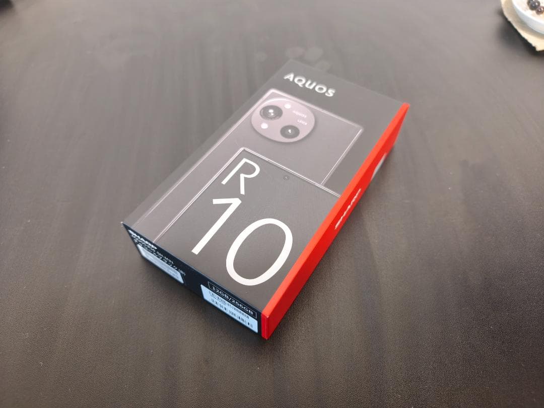 ほぼ新品】AQUOS R10 256GB チャコールブラック【オマケ付き】 - メルカリ