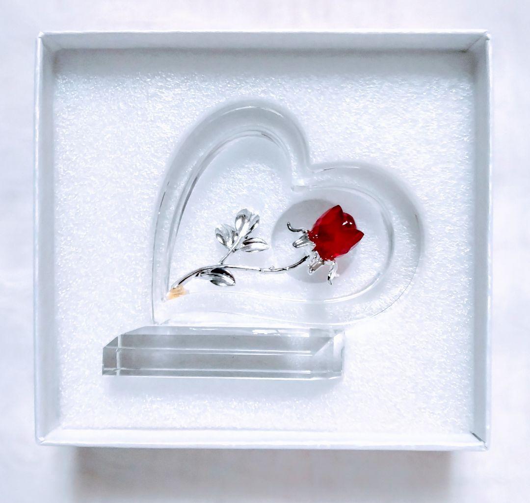薔薇のオブジェ K9クリスタル ハート型のバラ 薔薇の置物 ギフトにも