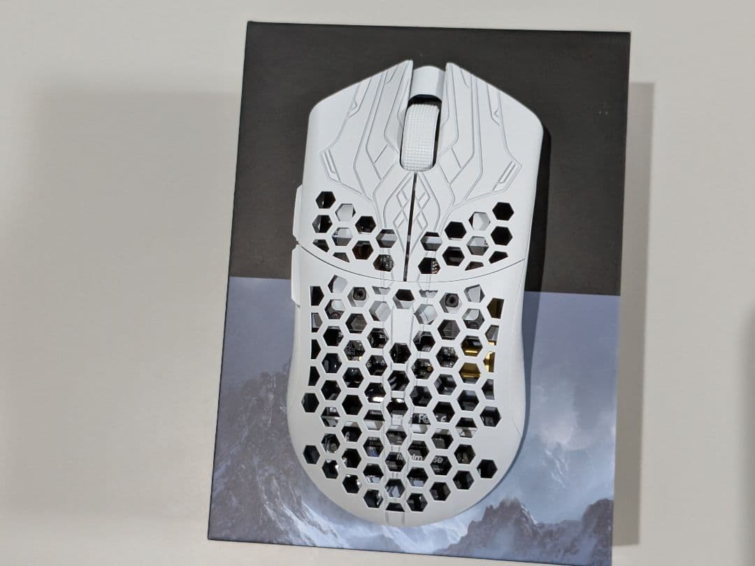 Finalmouse UltralightX Frostlord Medium - メルカリ