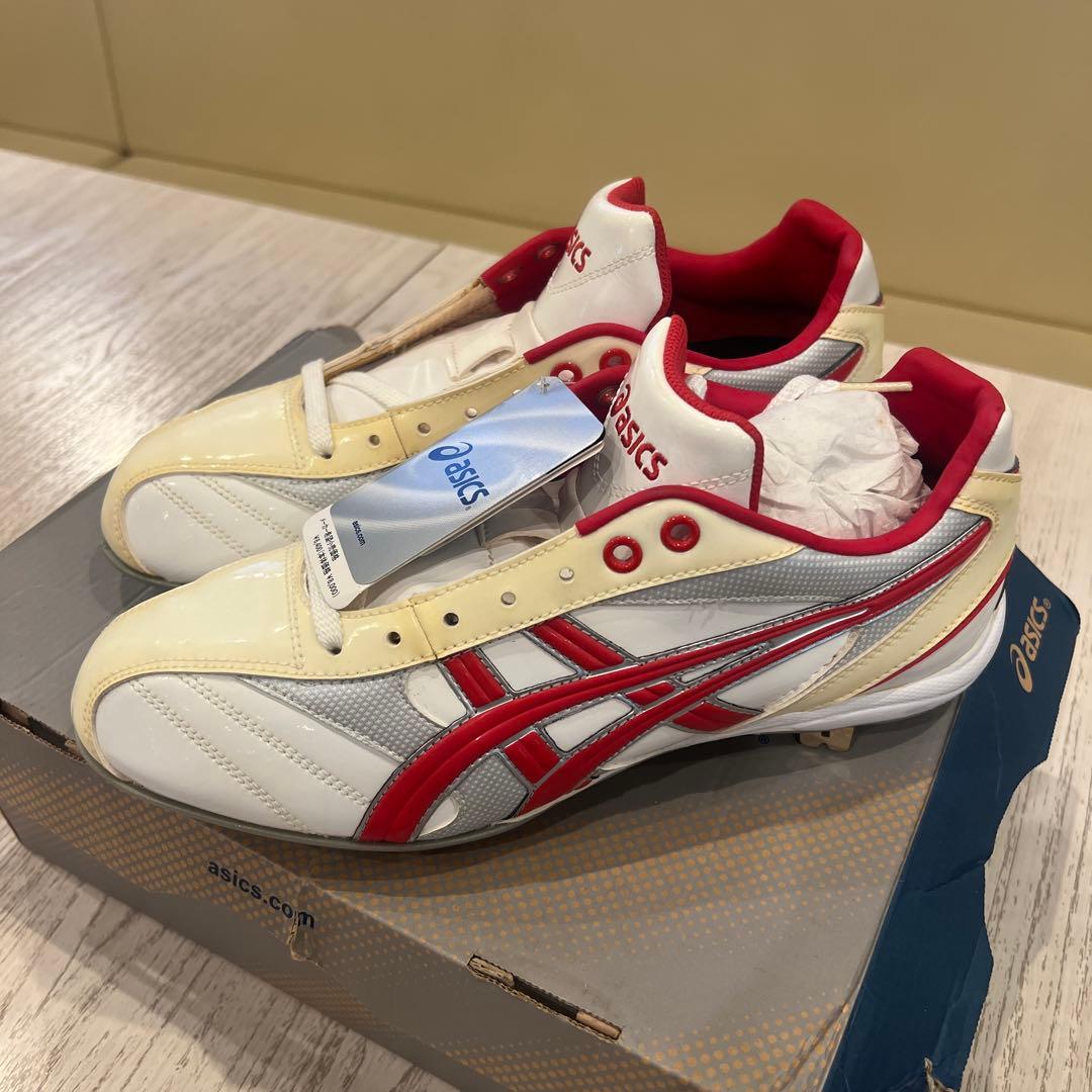 asics スパイクシューズ ホワイト/レッド - メルカリ