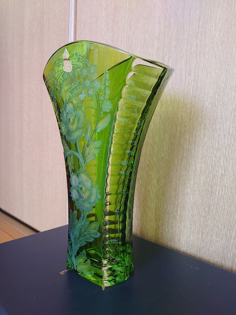 マイセン クリスタル フラワーベース 花瓶　グリーン　緑被せ 色被せ一輪挿し「マイセンフラワー」 グリーン | MEISSENER