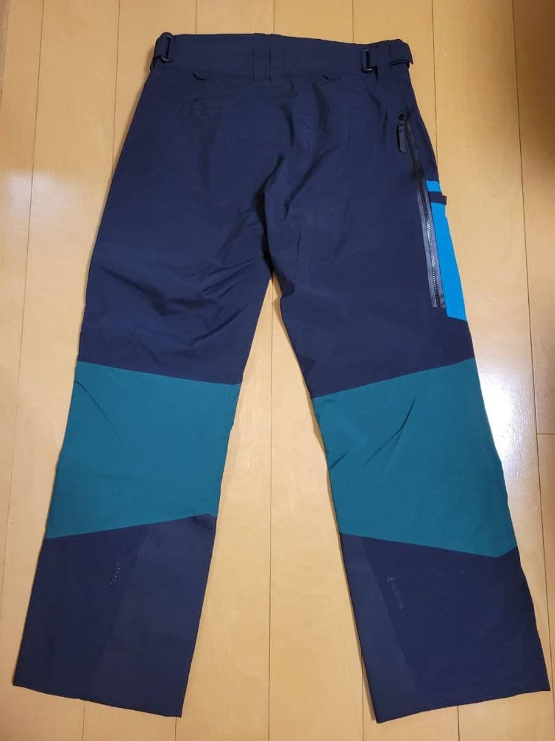 ☆お値下げしました☆新品未使用Peak PerformanceMグラビティパンツ