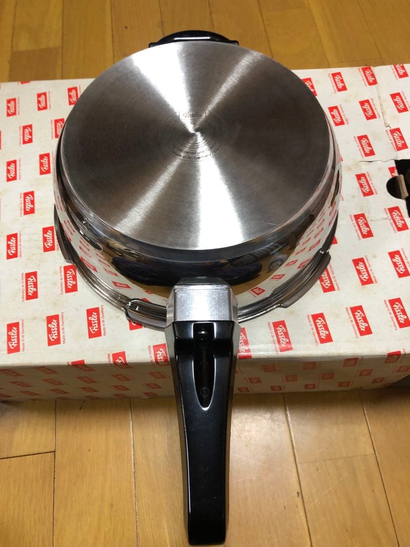 Fissler 圧力鍋 6.0L 、2.5L 蒸し器&三脚付き　2器