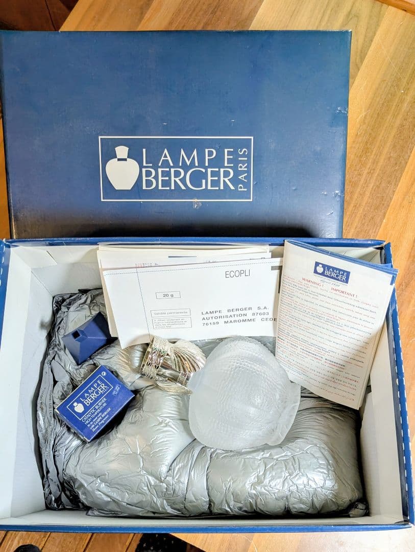 ❤️美品フランスLampe Berger アロマランプ専用化粧箱入り❤️1778 ランプベルジェ アロマオイル 500ml ヌートレ NEUTRE 中性 フランス版