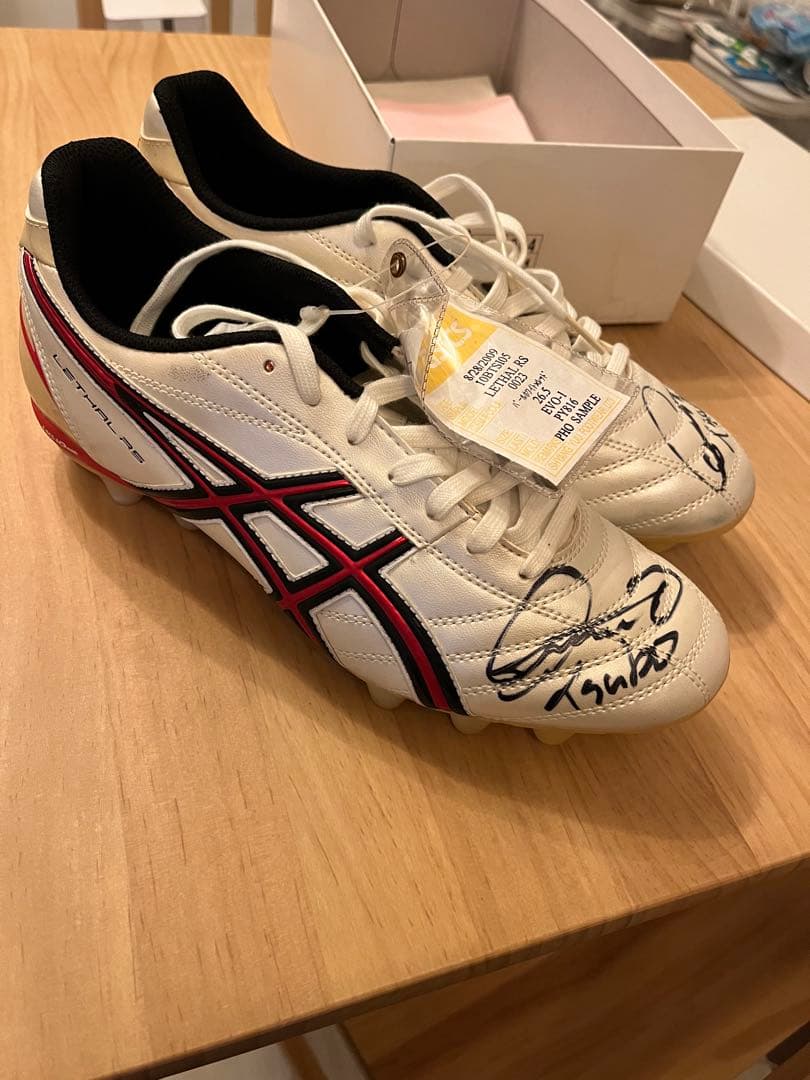 新品未使用】坪井選手 サイン入りasicsスパイク - メルカリ