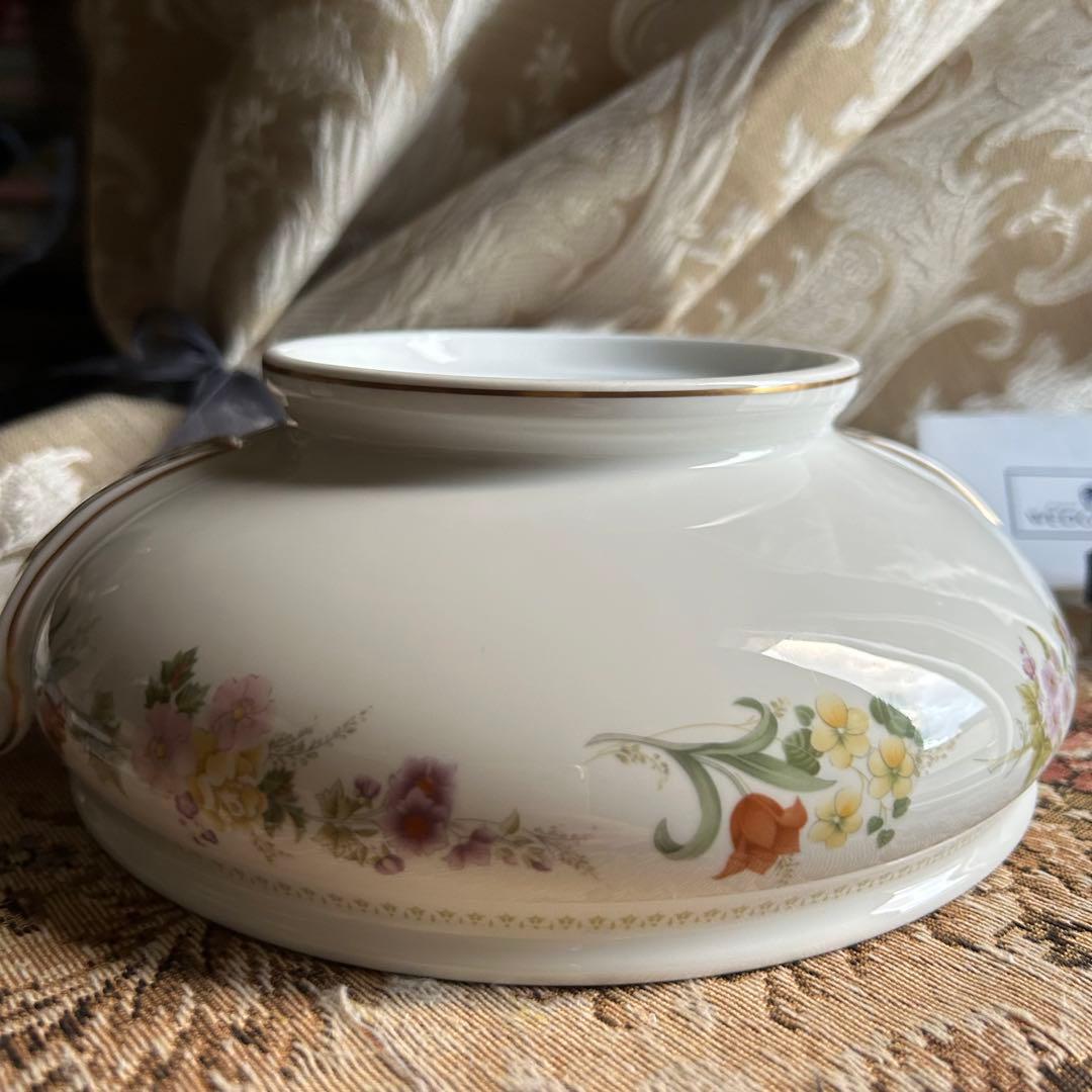 英国製 黒壺 WEDGWOOD MIRABELLE可憐な花柄カバードベジタブル - メルカリ