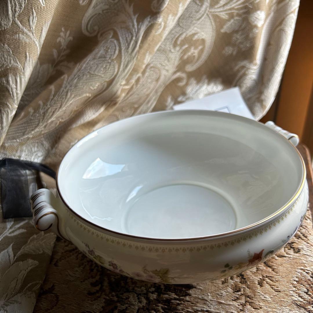 英国製 黒壺 WEDGWOOD MIRABELLE可憐な花柄カバードベジタブル - メルカリ