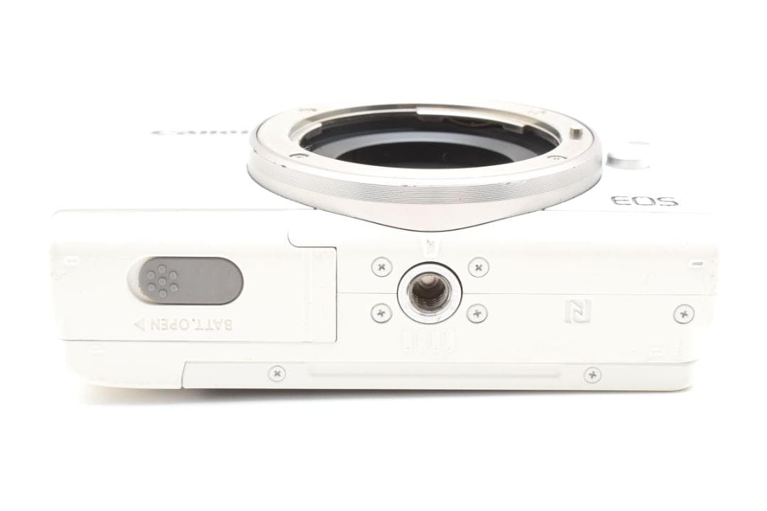 美品 Canon EOS M100 ミラーレスデジタルカメラボディ ホワイト - メルカリ