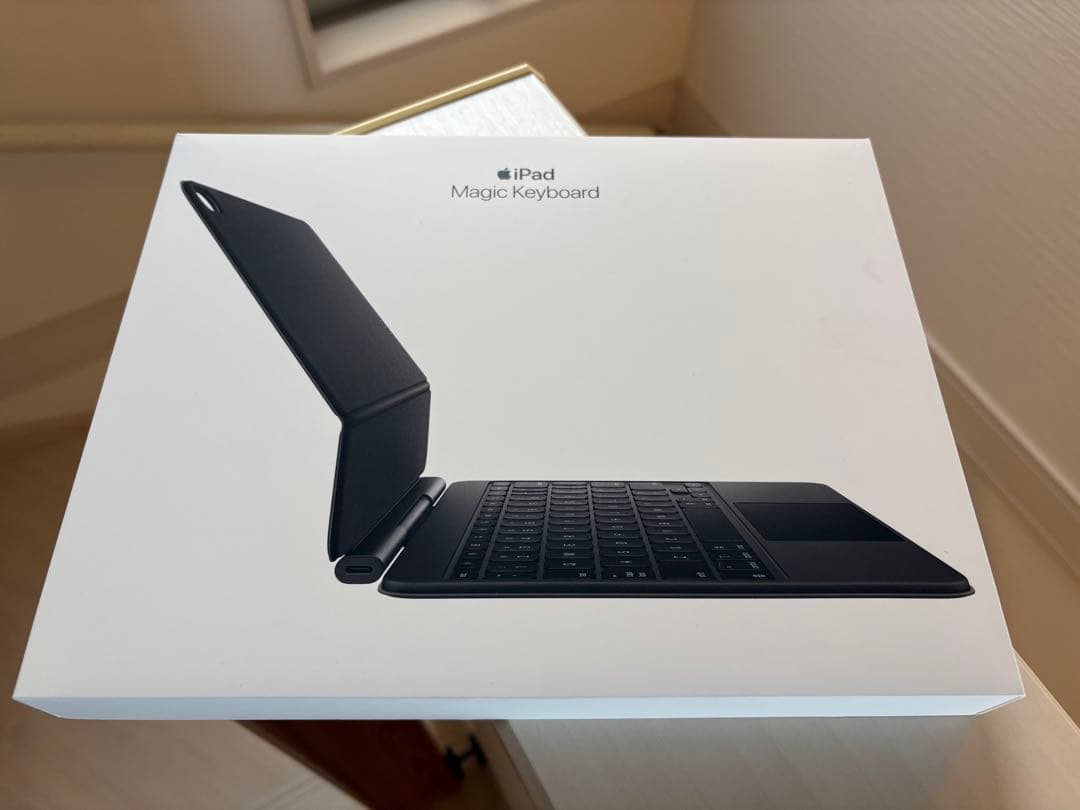 Apple Magic Keyboard iPad Air用 純正USキーボード 13インチiPad Air（M4）用Magic Keyboard - 日本語 - ブラック - Apple