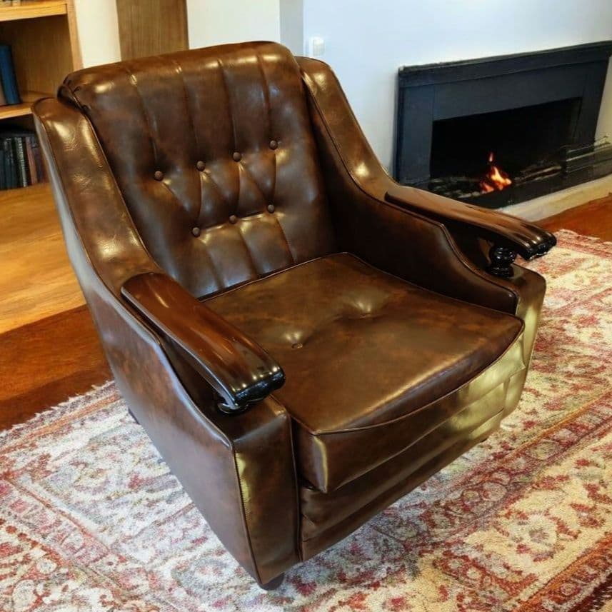 【美品】ヴィンテージソファ ミッドセンチュリー レザー ラウンドチェア ミッドセンチュリーレザーソファ | 高級素材が叶える快適さと優れた