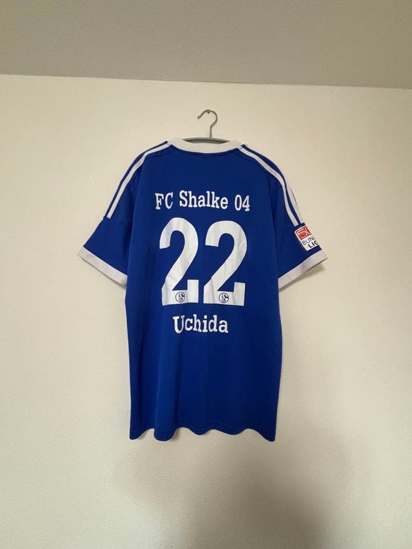 人気 商品 通販スポーツ - FC Schalke 04 Uchida 22 サッカーシャツ