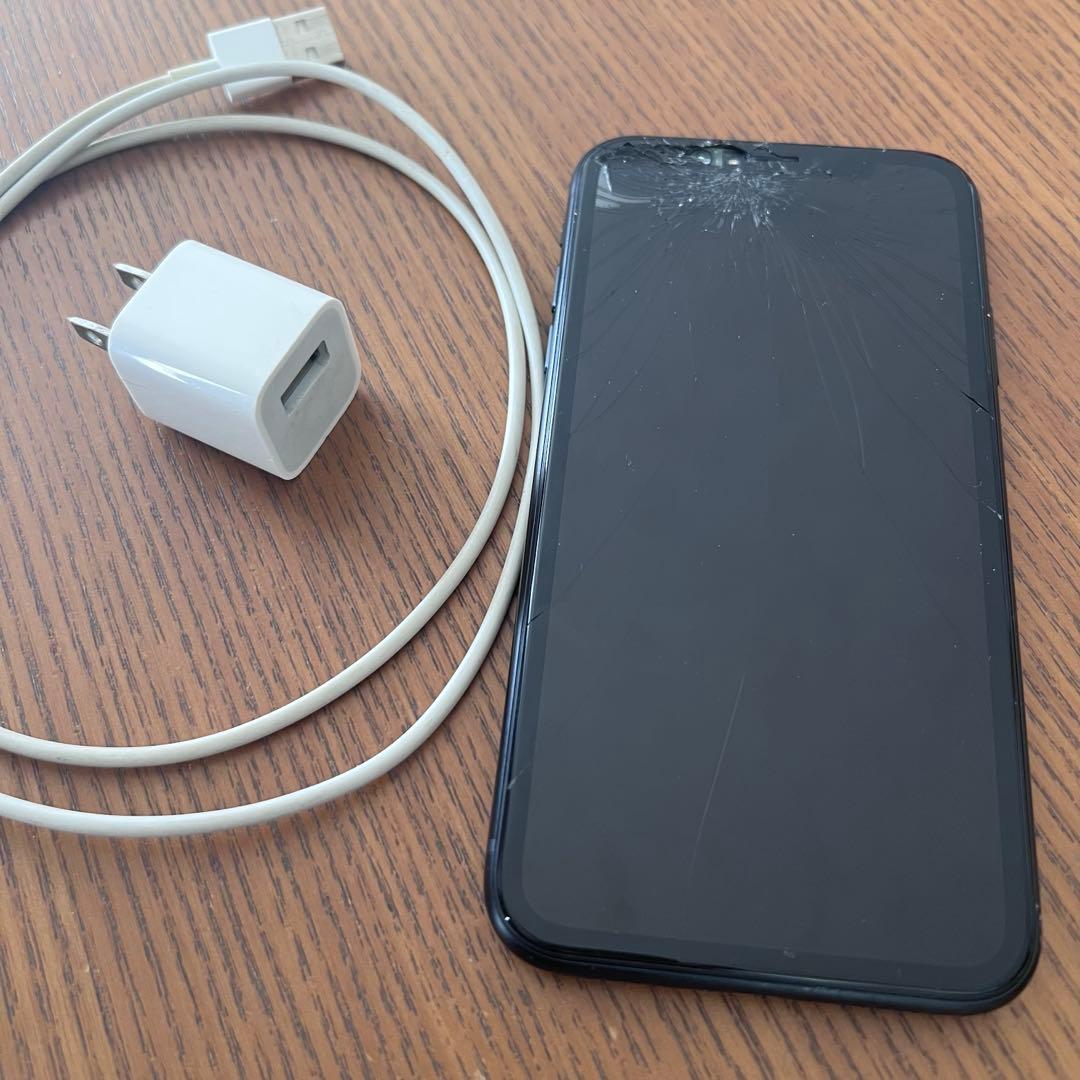 【ジャンク品】iPhone XR ブラック　液晶割れ ジャンク□iPhone XR☆液晶パネル、ロジックボード無☆起動せず☆破損