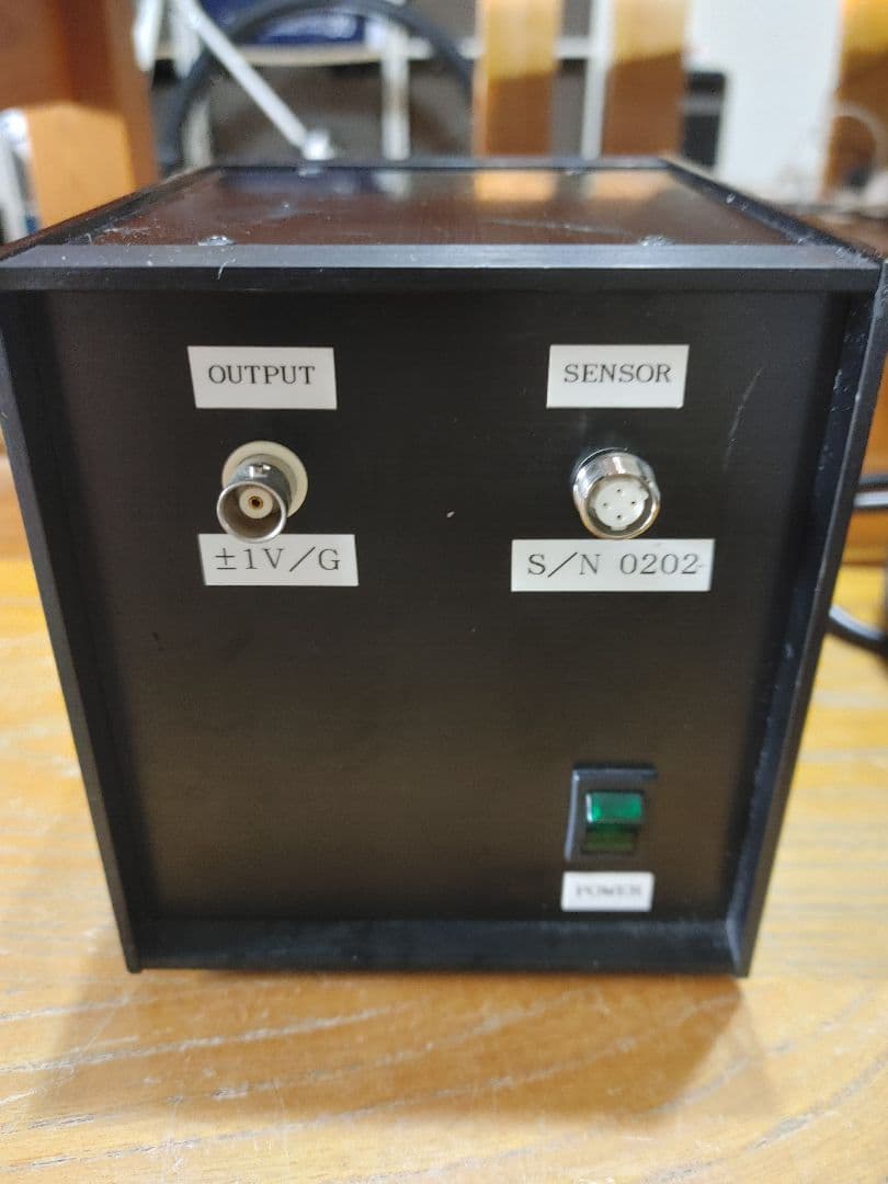 加速度センサー用アンプ 信号変換器（±1V/G出力） 特長：ASPC-A アンプ内蔵圧電型加速度センサ（変換器） - 製品情報