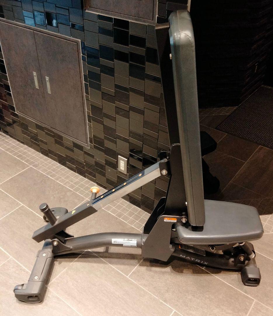 マトリックス アジャスタブルベンチ 業務用 ゴールドジム インクライン