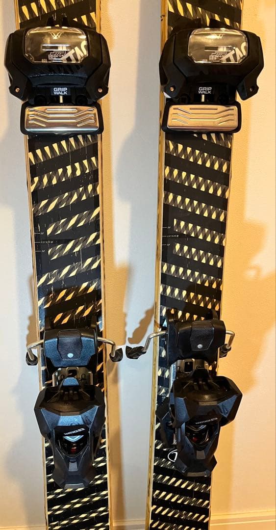 ZUMA KrüZ 168cm スキー板 チロリアATTACK付 1回使用 美品 - メルカリ