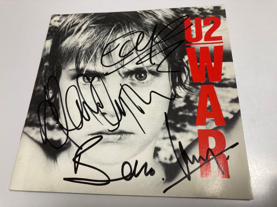レア u2 直筆サインCD WAR bono edge Larry adam