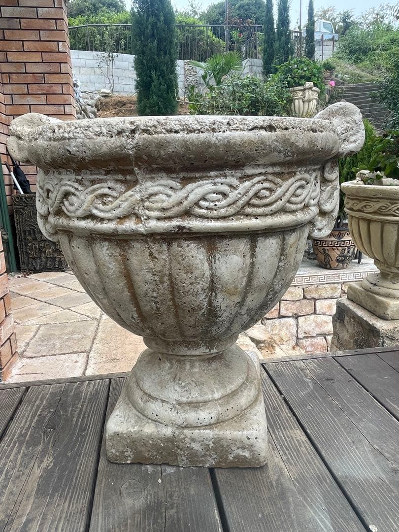 ギリシャ風植木鉢 長さ43cm、材質：コンクリート