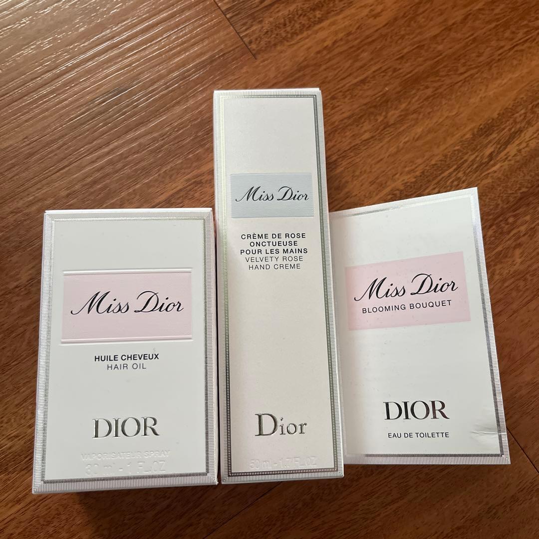 Miss Dior ヘアオイル・ハンドクリーム・オードトワレ セット Amazon.co.jp: ディオール ミス ディオール コフレ クリスマスコフレ