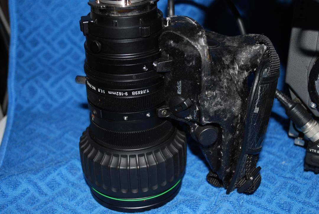 ソニー放送用カメラBVP550＋キャノンレンズ中古ジャンク品の出品です