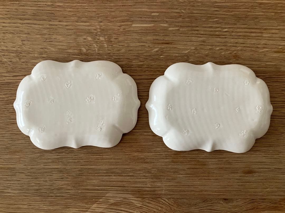 岡田直人さんの輪花プレート 2枚セット - メルカリ