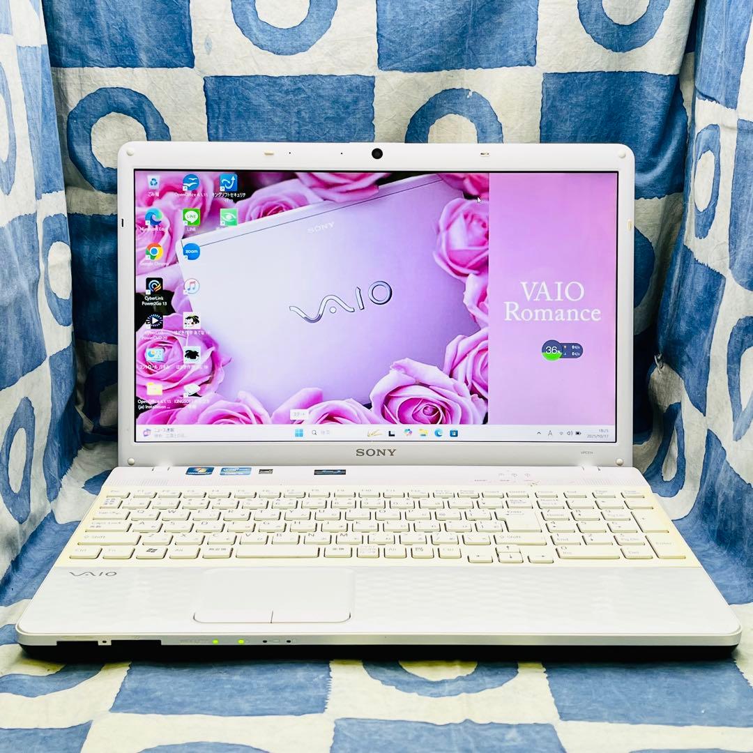 人気VAIO♡快速SSD256G☆i5☆美しい白♪ブルーレイ&カメラ！Win11