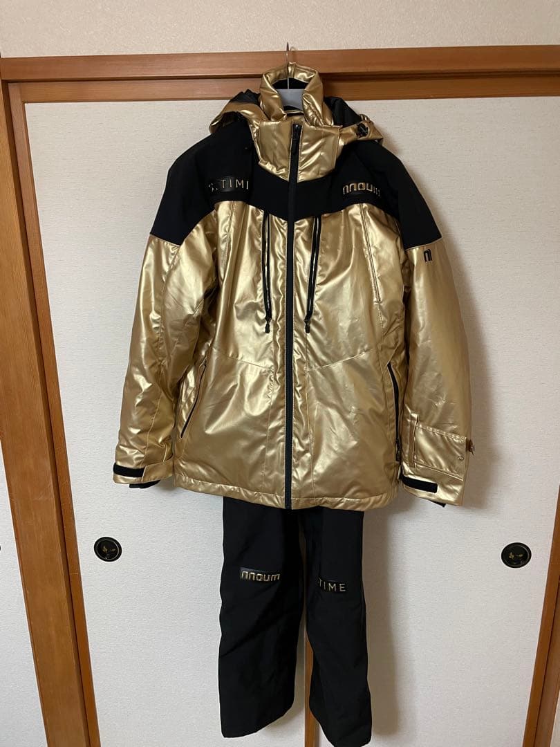 SHO スキーウェア ゴールドウェア タナベスポーツ「ノアム」がラッパーのSHOさんと協業 ゴールドのウェア