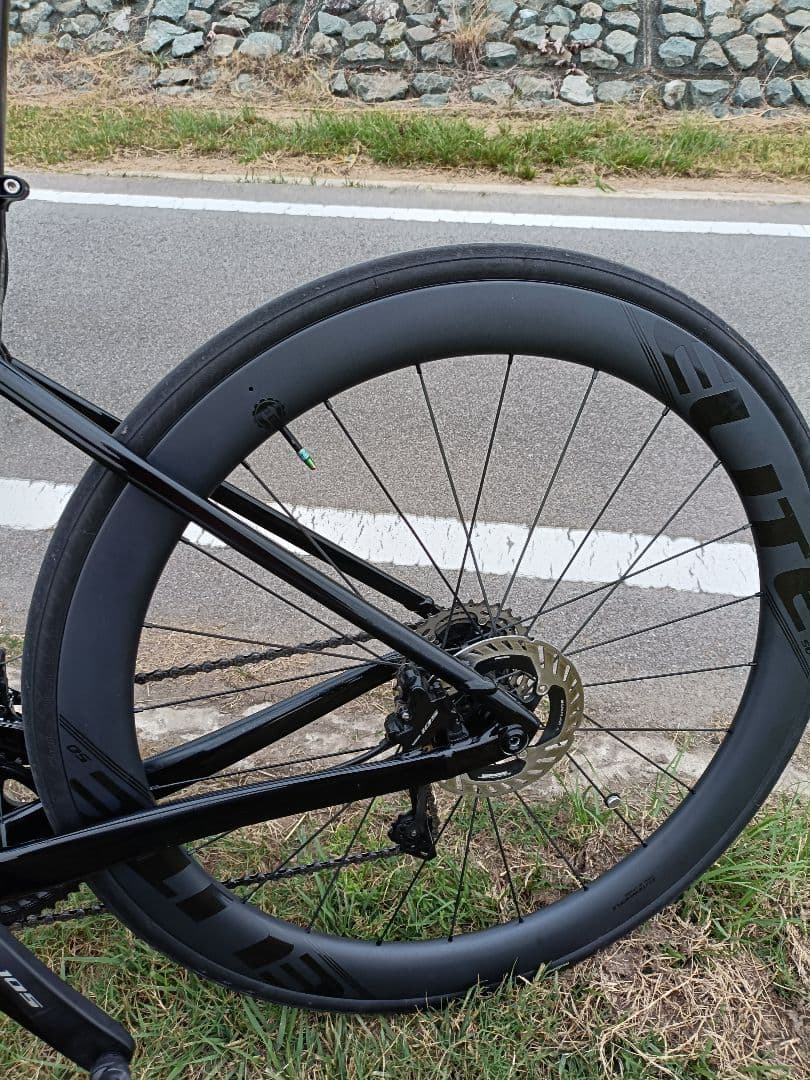 ELITEWHEELS EDGE カーボンホイール1347g50mm ローター付 - メルカリ