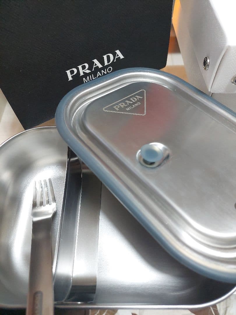 【レア物】PRADA ステンレススチール弁当箱 入手困難☆PARAD☆ステンレススティール サンドイッチボックス (PRADA