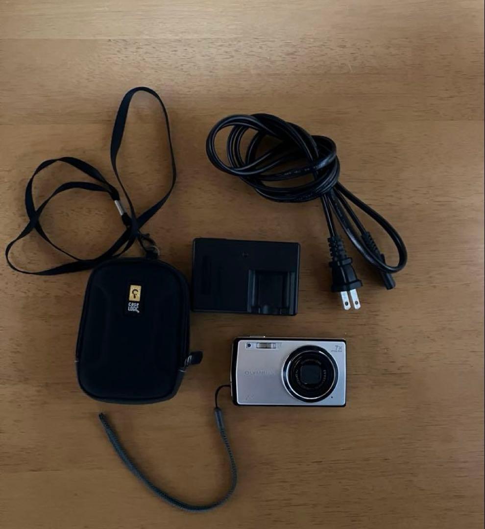 OLYMPUS コンパクトデジタルカメラ、μ（ミュー）-7000本体 充電器付き