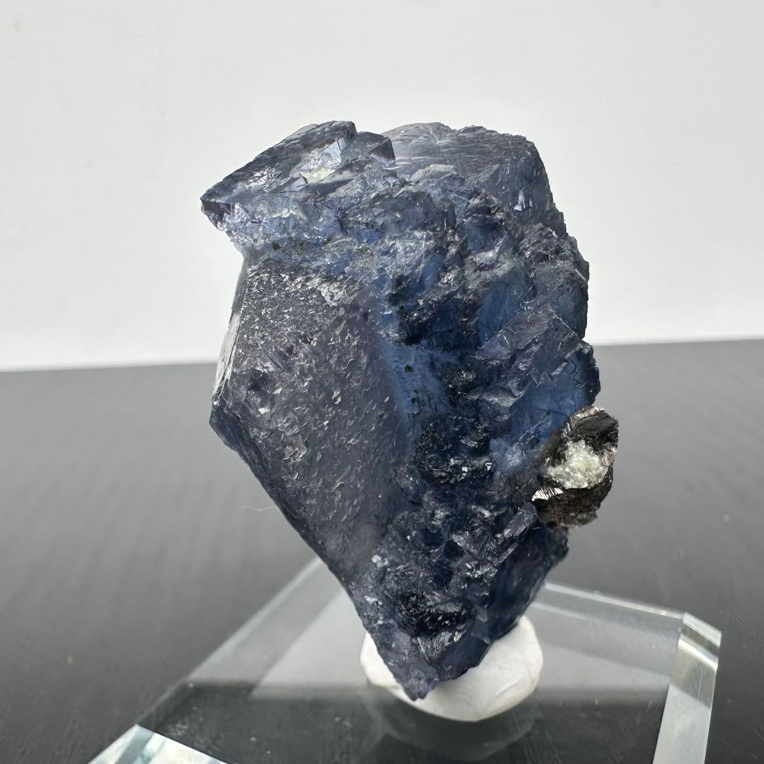 希少❣️ビスマスナイト共生ブルーフローライトの原石NO.051408 - メルカリ