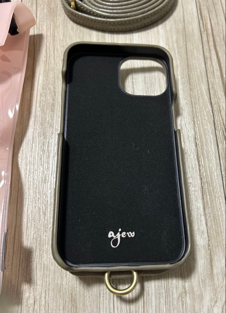 ajew iPhone14 iPhone16e sage green クロコ - メルカリ